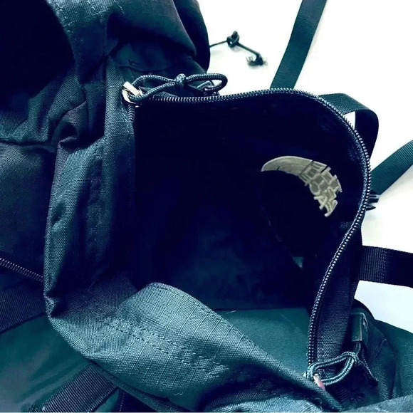 The North Face Utah Winter Games Waist Lumber Fanny Pack - Mountain Biker Black - Picture 8 of 10